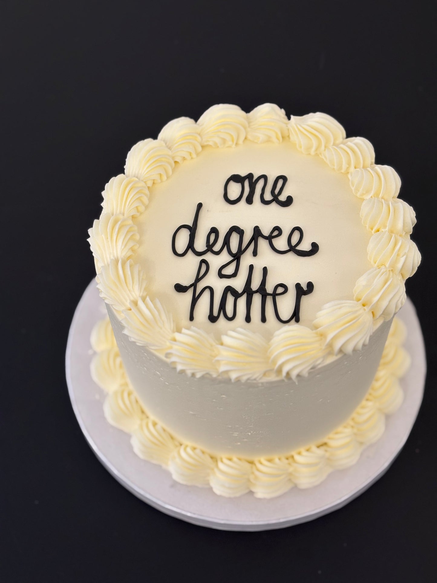 White Vintage Cake