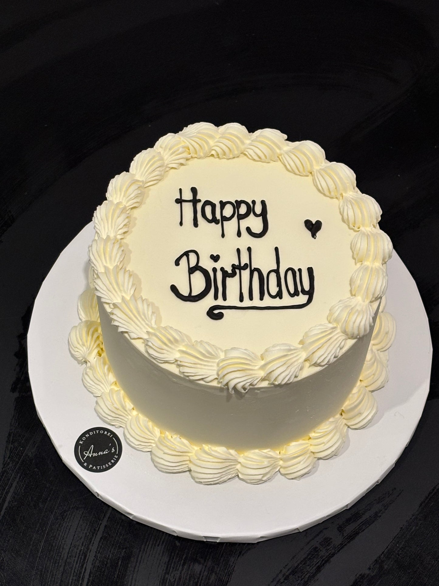 White Vintage Cake