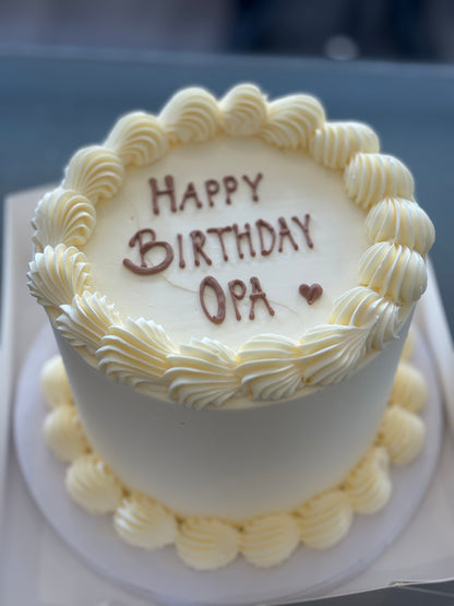 White Vintage Cake